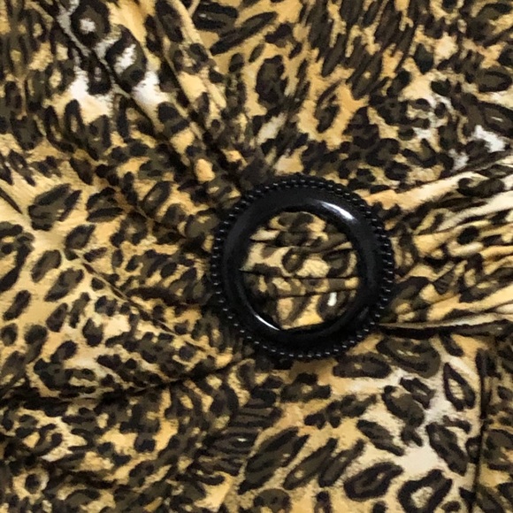 💕🌸🐝💼 Notations Leopard Print Blouse (M) - Picture 4 of 6